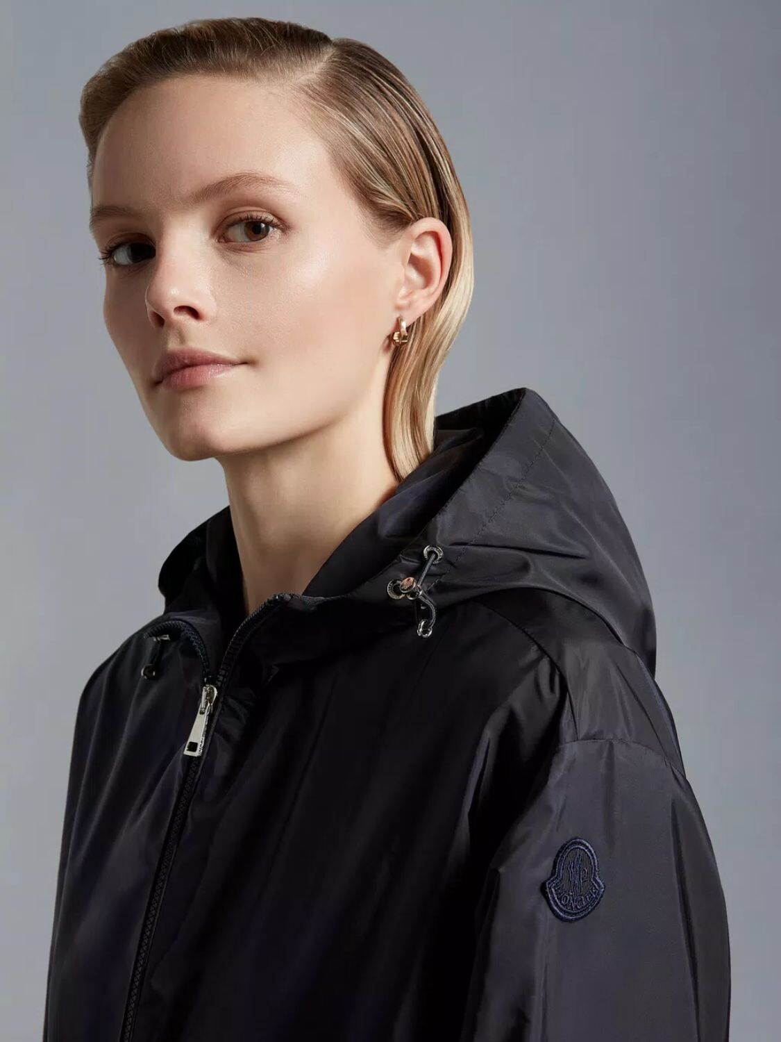 Moncler -Campera de nylon impermeable con capucha, Wete Azul