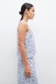 Blusa con estampa floral celeste
