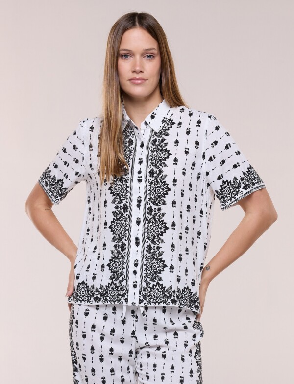 Camisa Con Estampa En Contraste CRUDO/MULTI