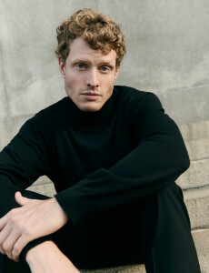 470575 POLERA HARRY Negro