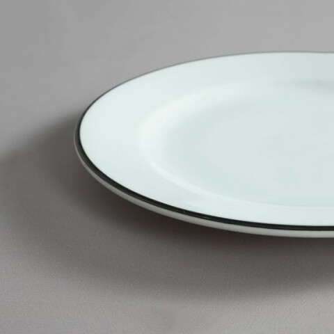 Plato Postre con ala 21cm, con filete negro Royal Porcelain | Por Unidad Plato Postre con ala 21cm, con filete negro Royal Porcelain | Por Unidad