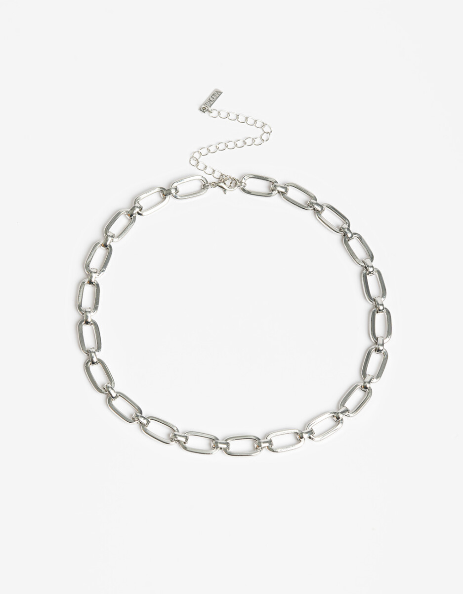 Collar Corto Metal Eslabones Plateado 