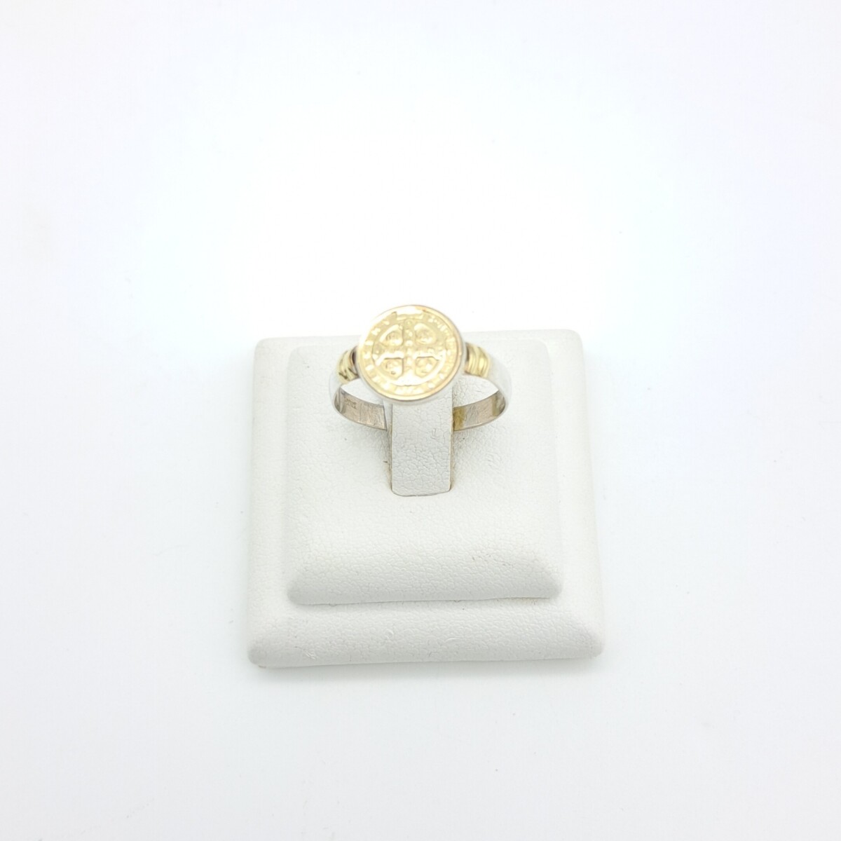 Anillo Religioso de Plata 925 con double en Oro 18k. San Benito. 