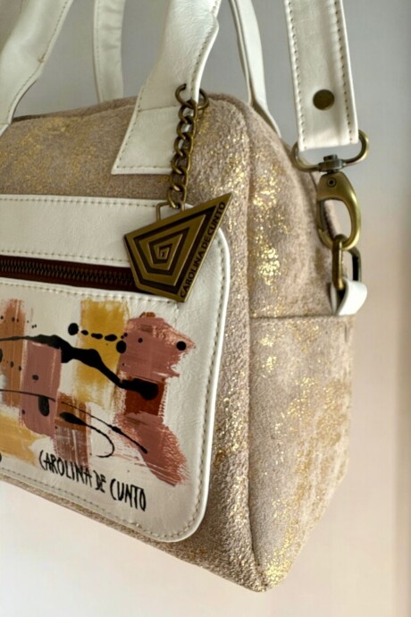 Cartera De Cuero Natural, Blanco Y Dorado Modelo ISA Con Arte Carolina De Cunto Cartera De Cuero Natural, Blanco Y Dorado Modelo ISA Con Arte Carolina De Cunto