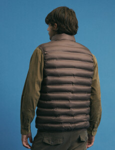 300510 CHALECO HARRY Marron