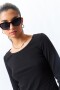 REMERA SPIKE Negro