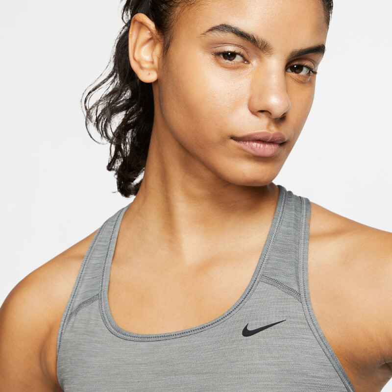 Top Nike Swoosh Top Nike Swoosh