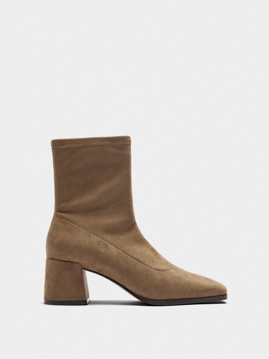 Botines Efecto Piel taupe