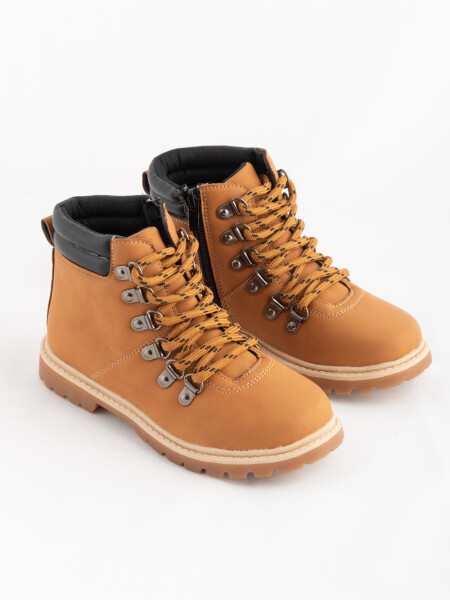 Bota acordonada Marrón