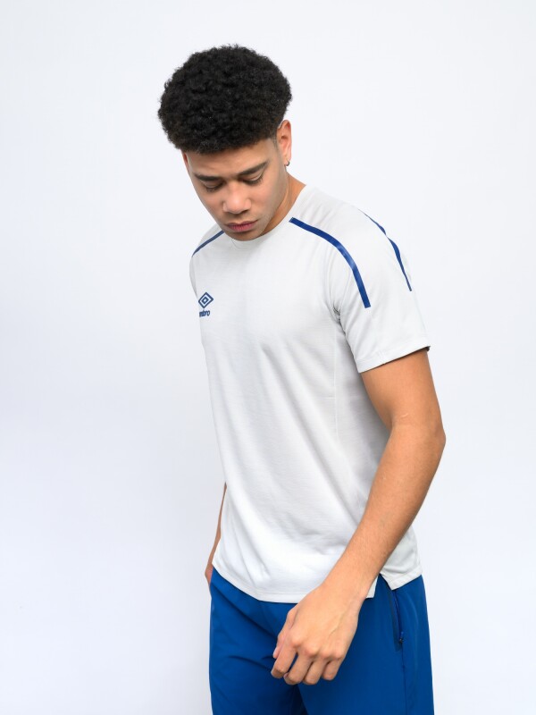REMERA SYNC Umbro Hombre 051