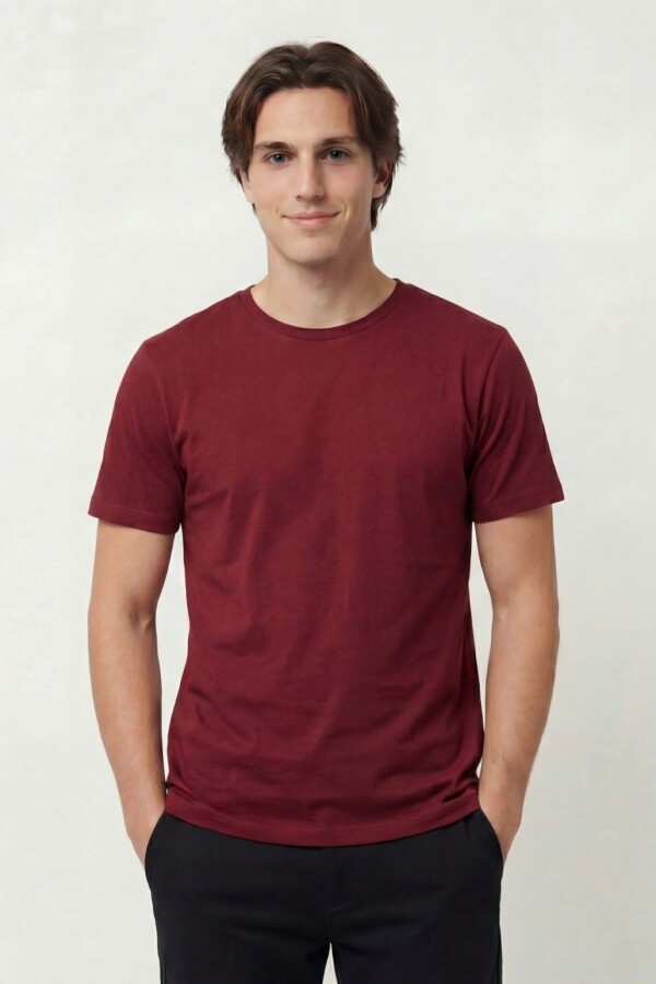 Remera Mathi. Bordo