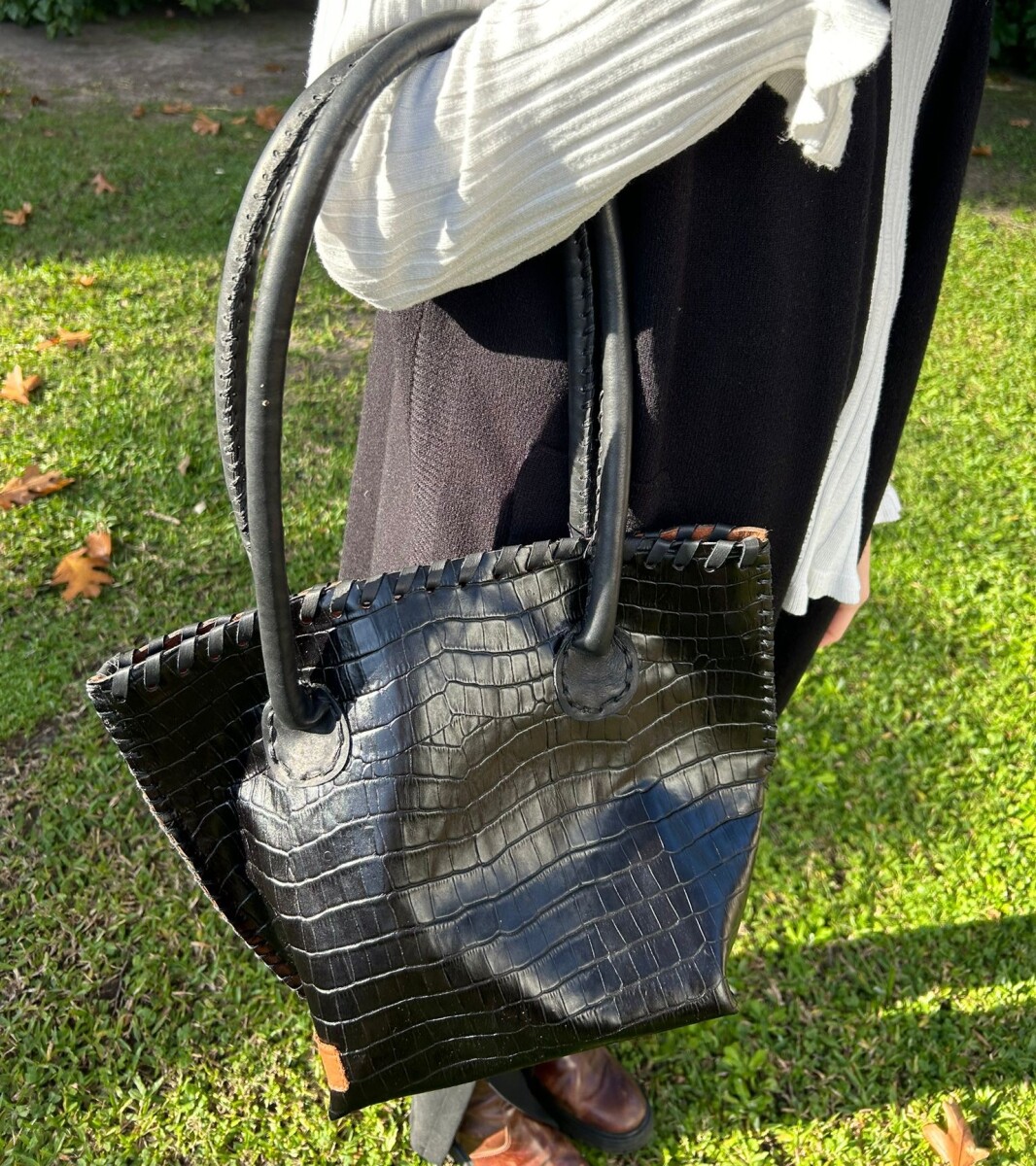 Medium All Season Bag - Total Black 
