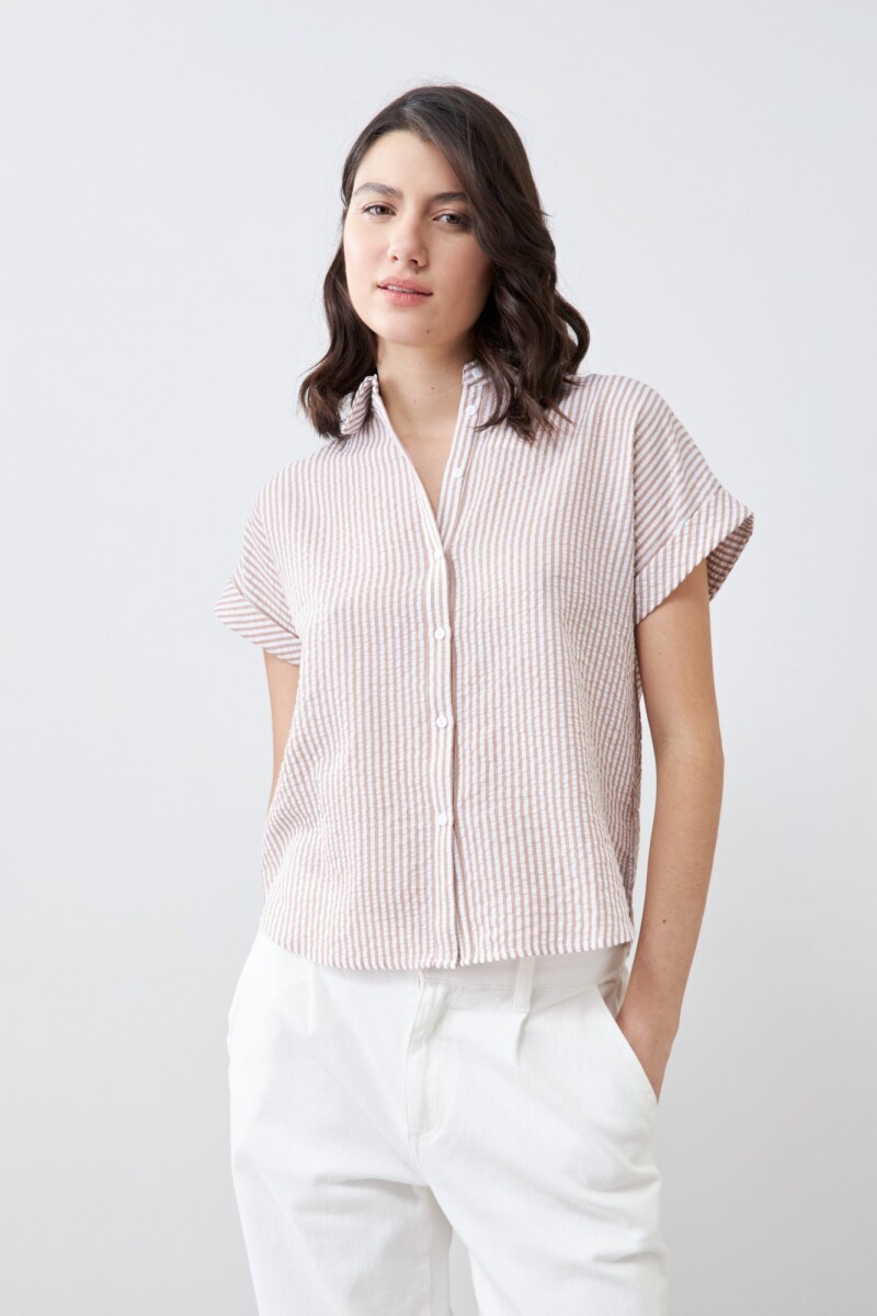 Camisa rayada manga corta beige