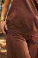 BLUSA C671/26 STRAPLES CON ENCAJE EN RUEDO Marron