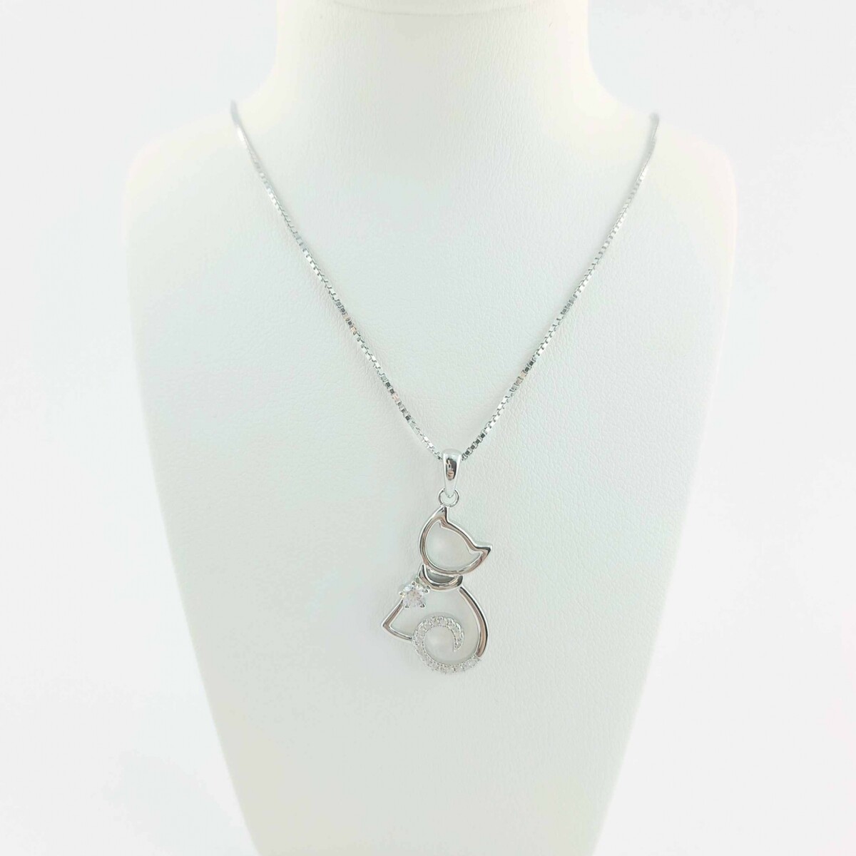 Dije de plata 925 con circonias. Gatito. 