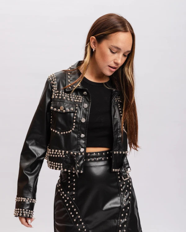 Campera eco cuero tachas Campera eco cuero tachas