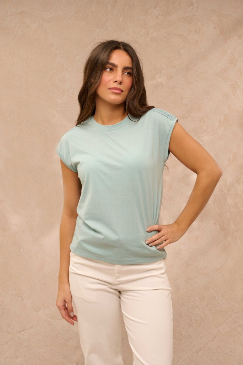 REMERA FABIANA VERDE AGUA 