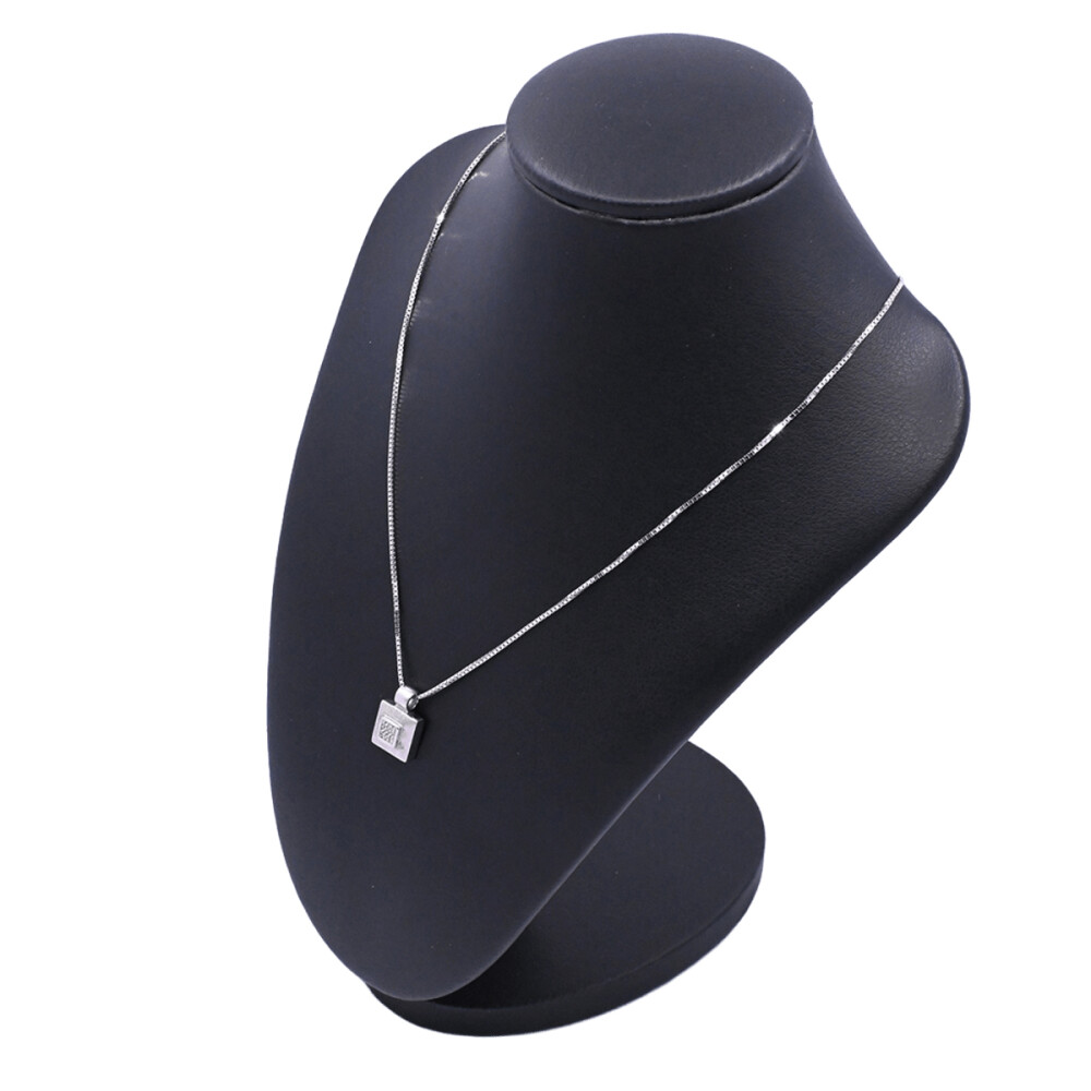 Dije oro 18k y brillantes. Dije oro 18k y brillantes.