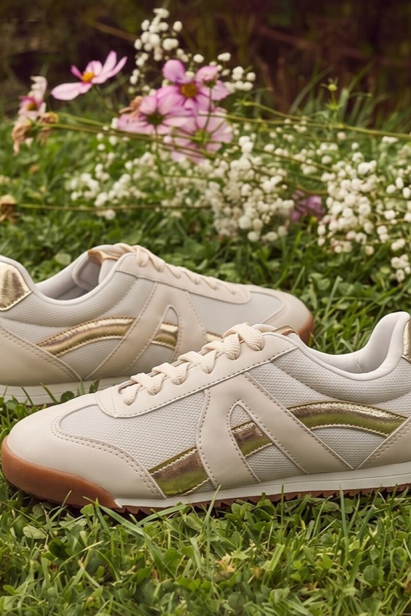 Calzado Casual. Beige