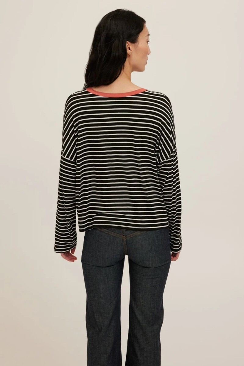 REMERA CAPTAIN Negro