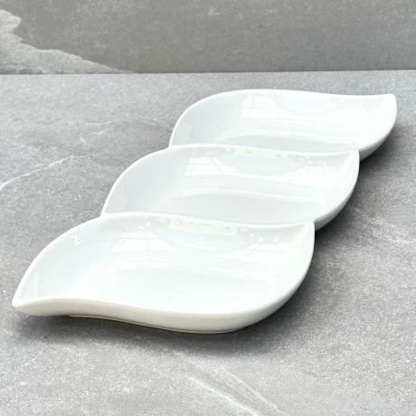 Copetinero De Porcelana 3 Divisones Largo 37cmx Ancho 16cm x Alto 4cm Copetinero De Porcelana 3 Divisones Largo 37cmx Ancho 16cm x Alto 4cm