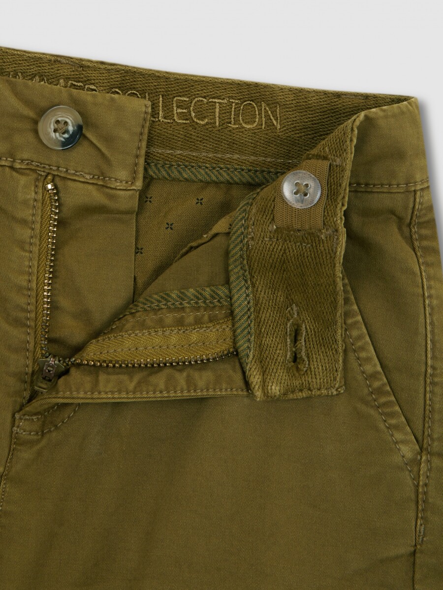 Chino Corto De Sarga Kaki