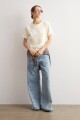 Remera aplique de crochet crudo