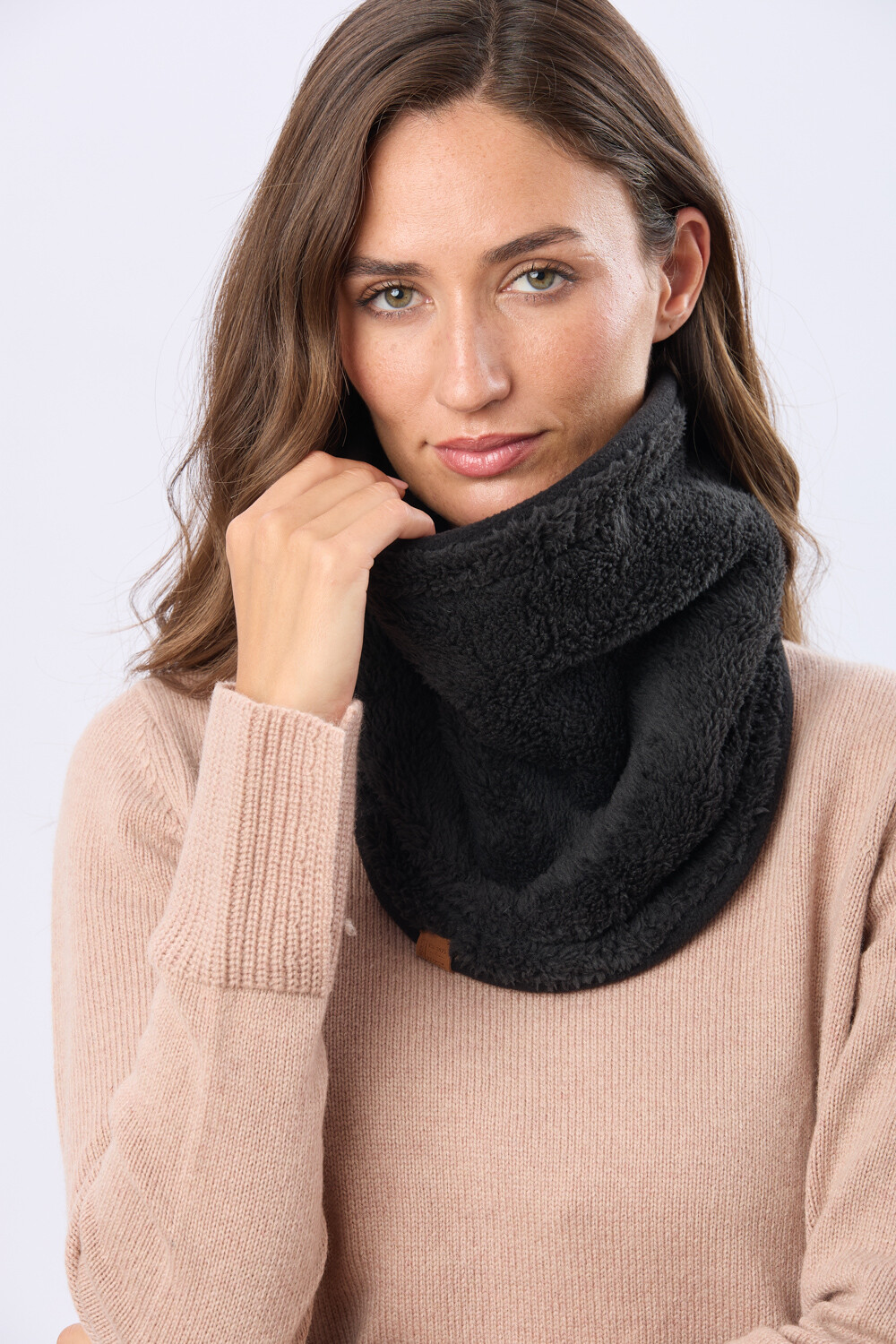 CUELLO POLAR Y SHERPA Negro