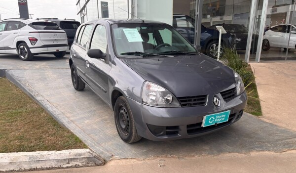Renault Clio Authentique 1.2 - 2012 Renault Clio Authentique 1.2 - 2012