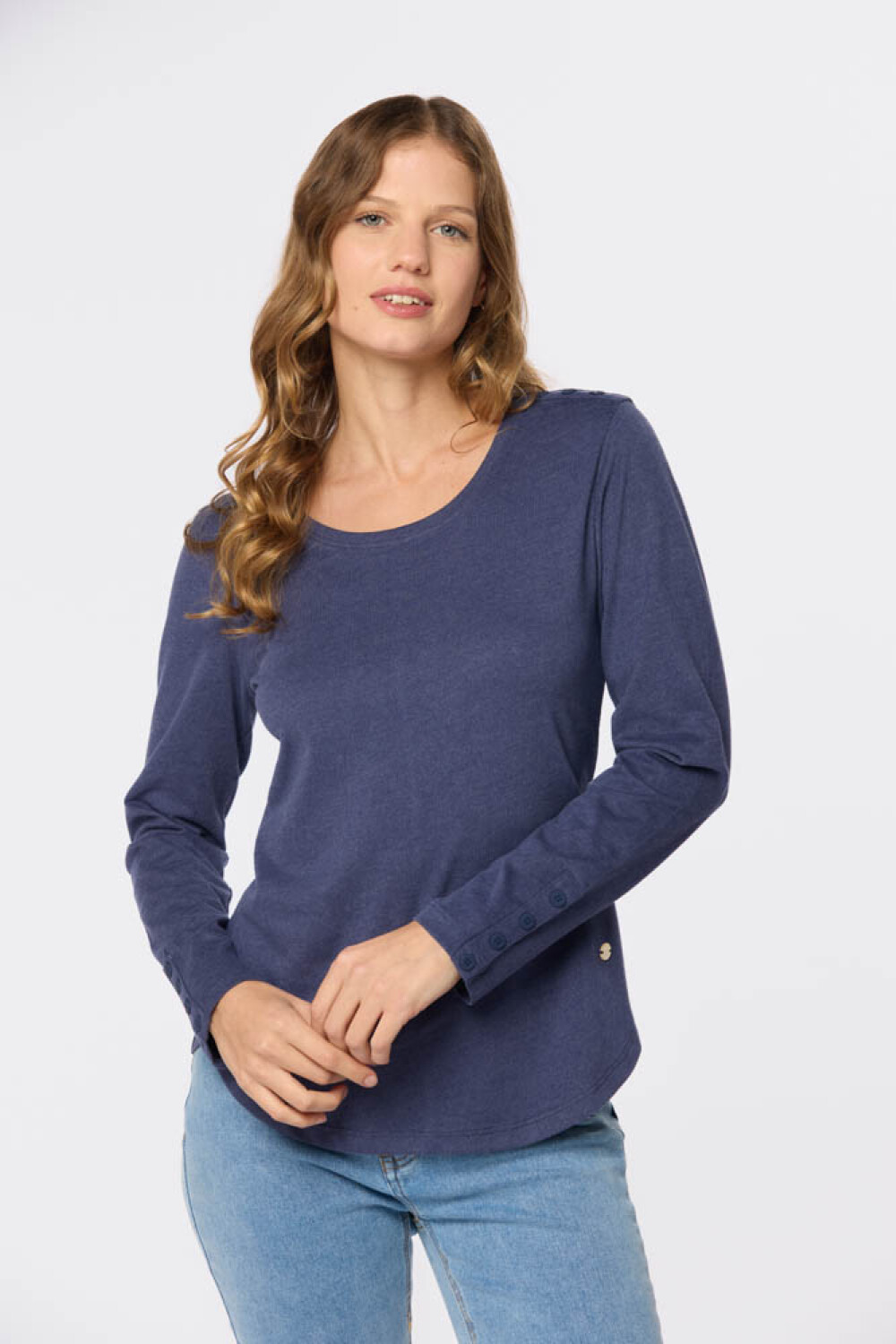 REMERA LISA CON BOTONES Azul