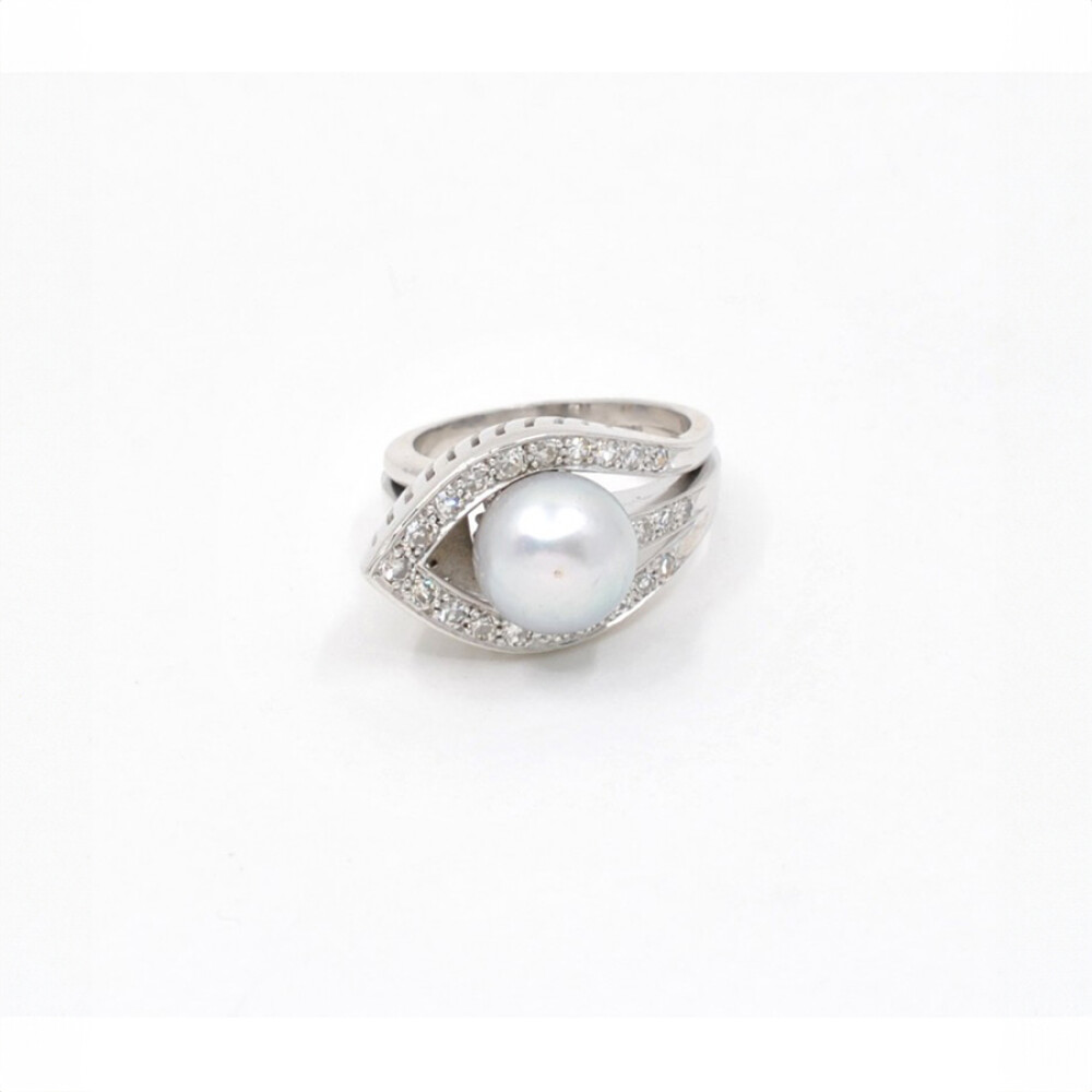 Anillo En Oro Blanco, Brillantes Y Perla De Cultivo De 9 Mm Anillo En Oro Blanco, Brillantes Y Perla De Cultivo De 9 Mm