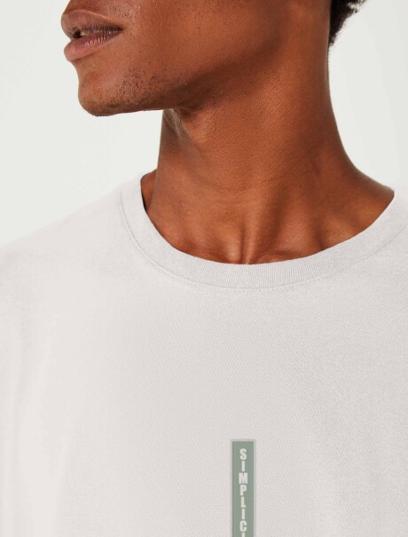 CAMISETA CON ESTAMPA CELESTE