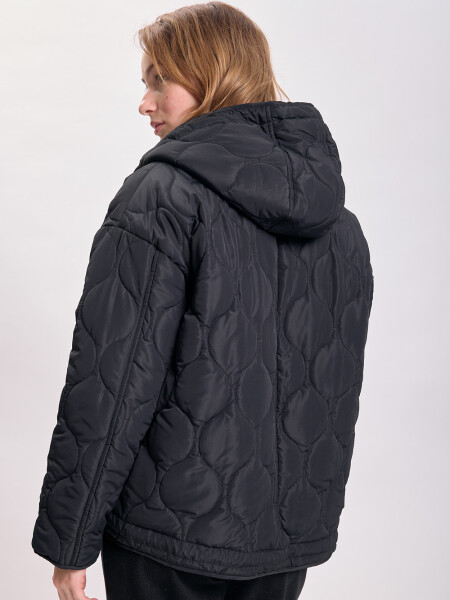 Campera capitoneada Negro