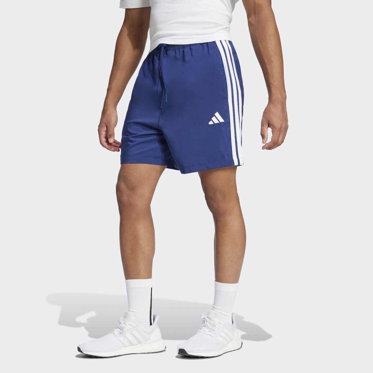 Shorts Adidas Essential Chelsea 3 Tiras - Azul 