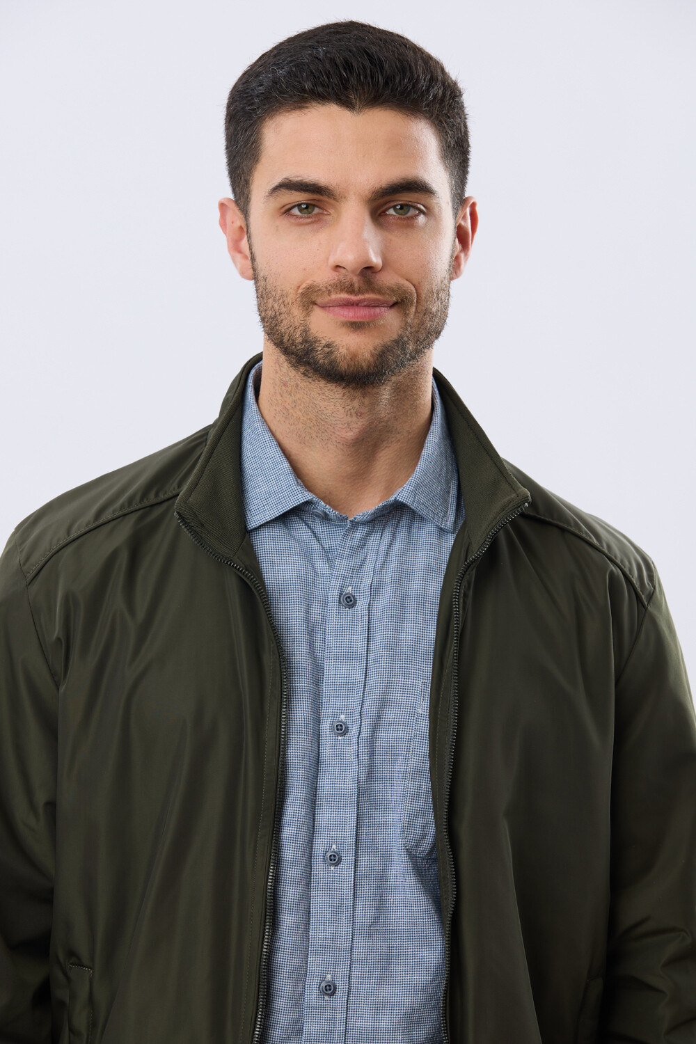 CAMPERA LIVIANA DE NYLON Verde