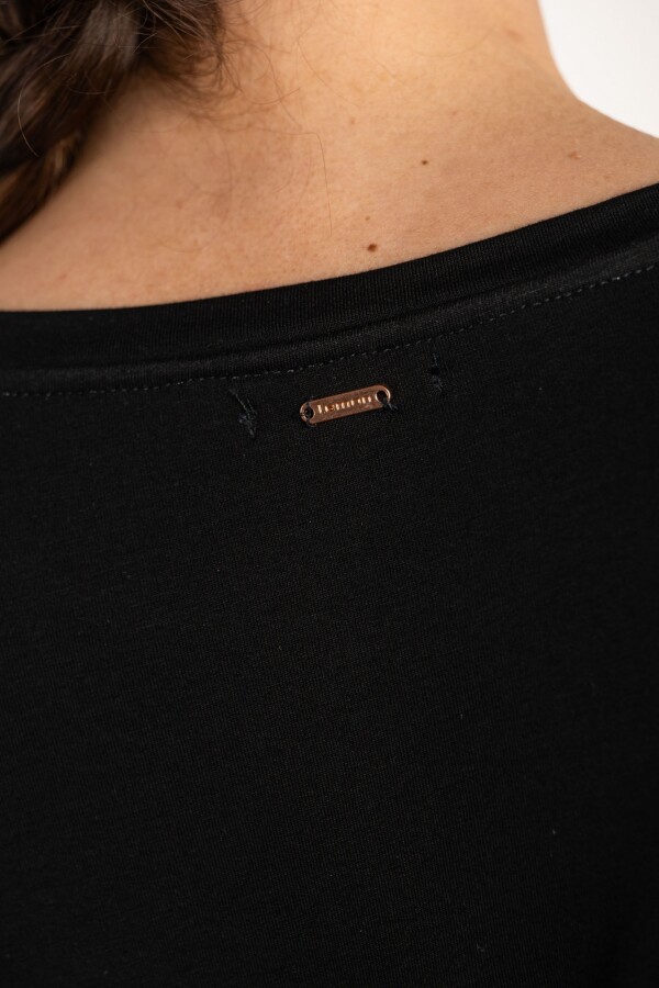 Remera Volado Negro