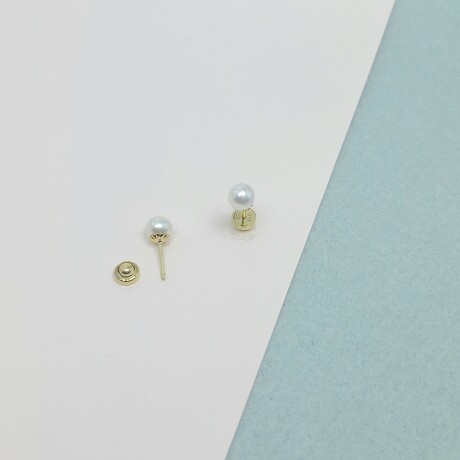 Abridores de Oro 18k con perla de cultivo. Abridores de Oro 18k con perla de cultivo.