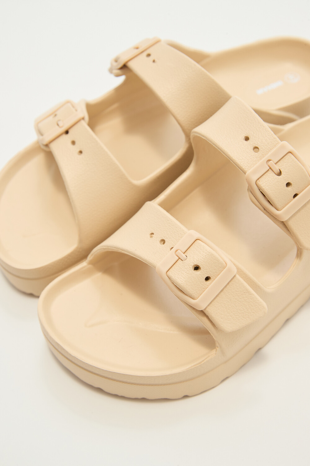 Sandalia Zhou Beige Claro