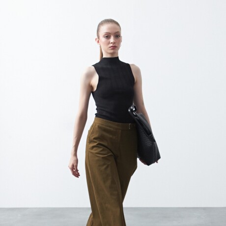 PANTALON LOUIZI Verde Musgo