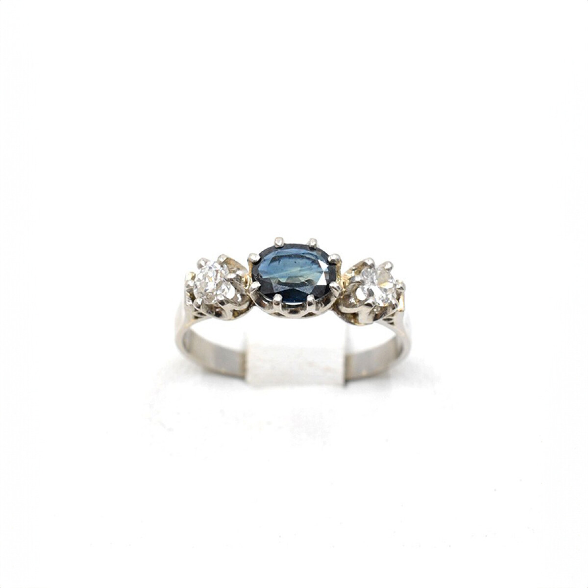Anillo Estilo Antiguo En Platino Con Brillantes Y Zafiros 