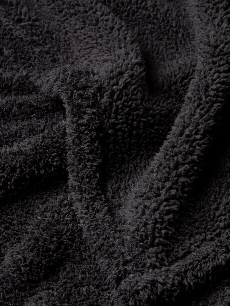 Manta throw HASSELURT pelo 130x170 negro Manta throw HASSELURT pelo 130x170 negro