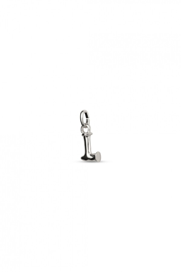 CHARM DE ALEACION DE METALES BAÑADO EN PLATA DE LEY CON FORMA DE LETRA L CON ARGOLLA Charm