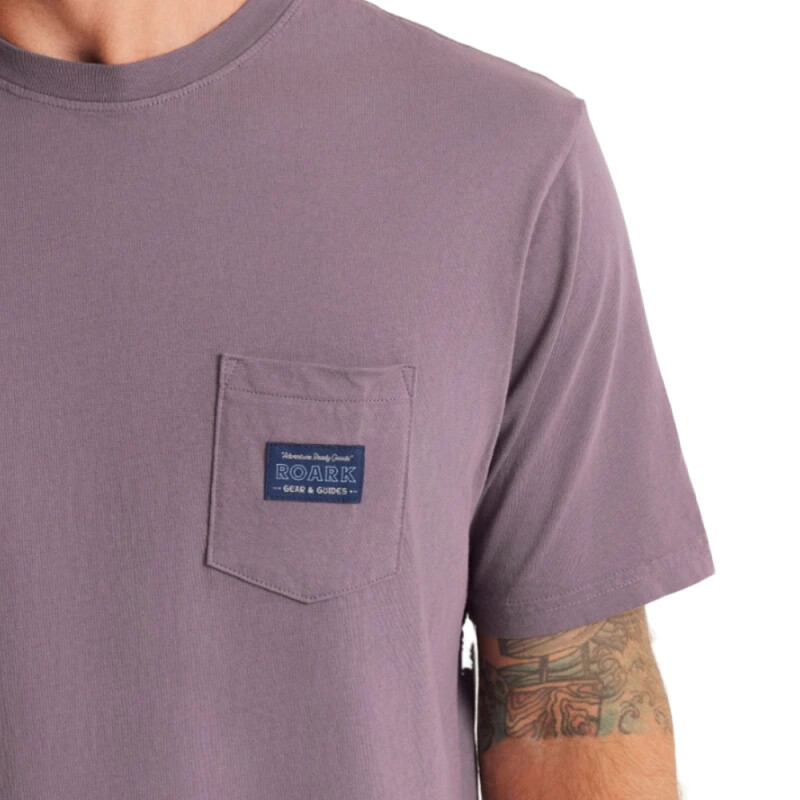 Remera Roark Label Pocket - Lila Remera Roark Label Pocket - Lila