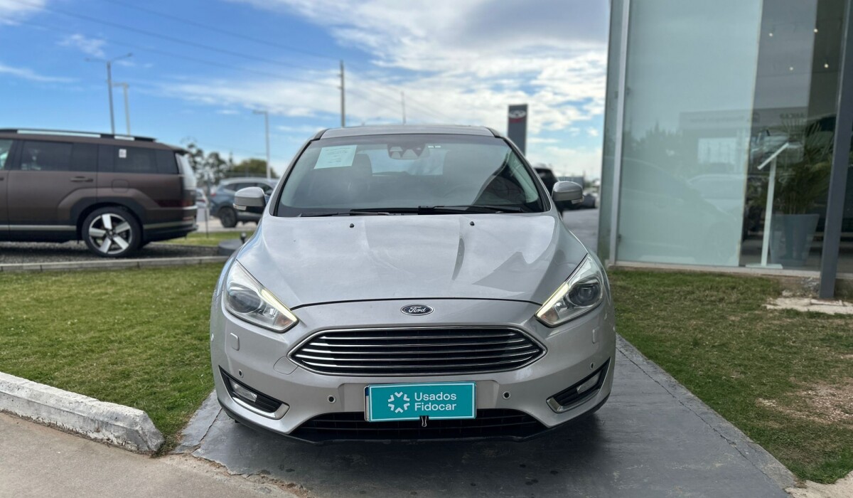 FORD FOCUS TITANIUM AT 2.0 2017 FORD FOCUS TITANIUM AT 2.0 2017