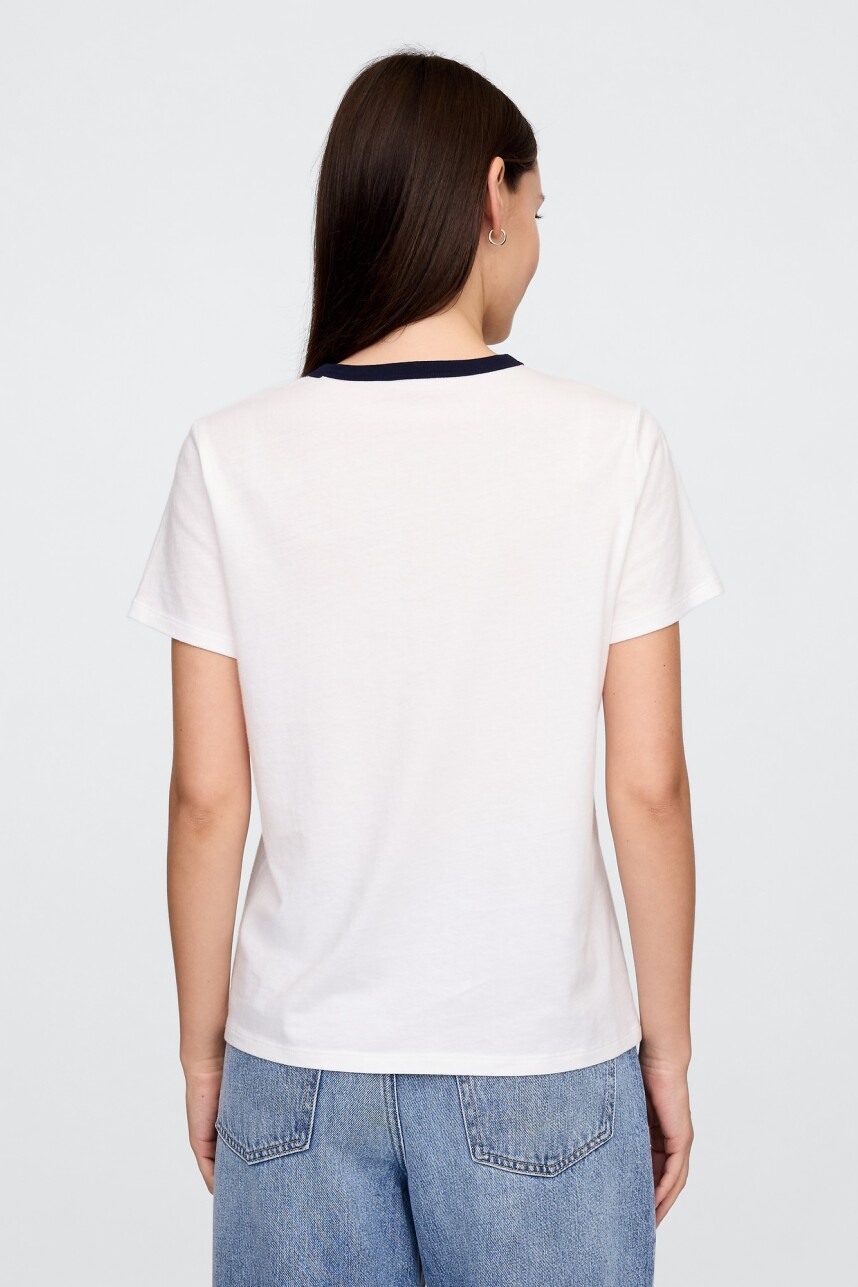 Remera Básica Cuello Redondo Mujer White Uk