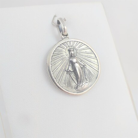 Medalla religiosa de plata 925, Virgen Milagrosa, diámetro 2.9cm. Medalla religiosa de plata 925, Virgen Milagrosa, diámetro 2.9cm.