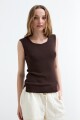 Top tejido escote geometrico CHOCOLATE