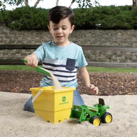 Set arenero con Cubo, pala y Tractor Set arenero con Cubo, pala y Tractor