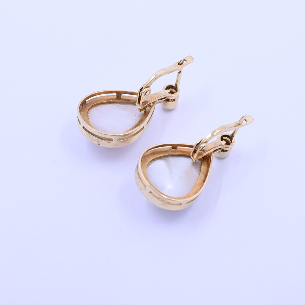 Caravanas oro 18 k con perla mabe lágrima y brillantes. Caravanas oro 18 k con perla mabe lágrima y brillantes.