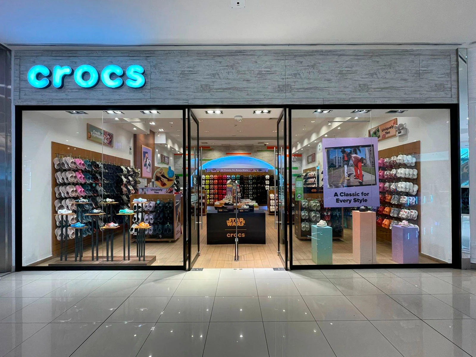 Crocs - Real Plaza Salaverry